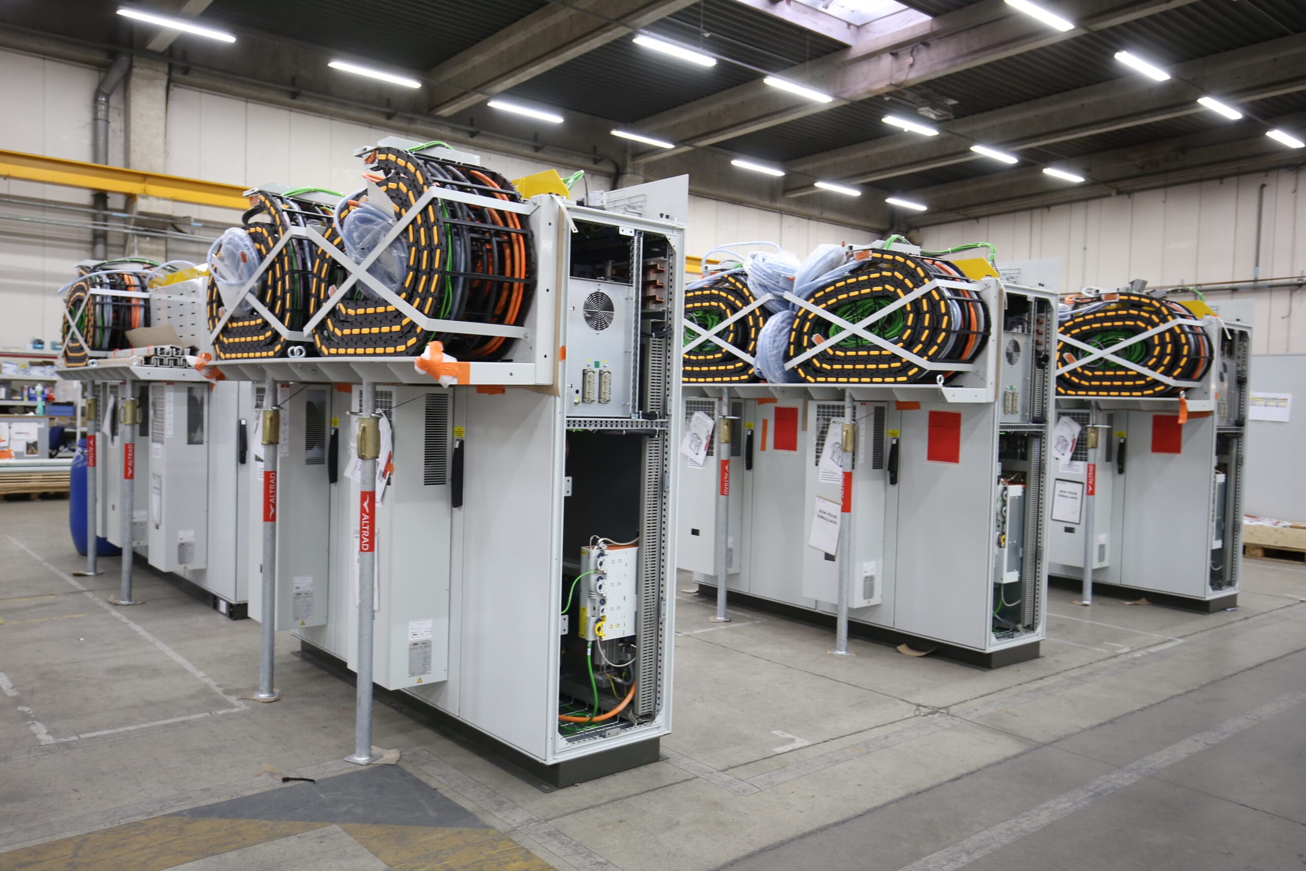 Monitoring and control equipment and automation — visuel 2