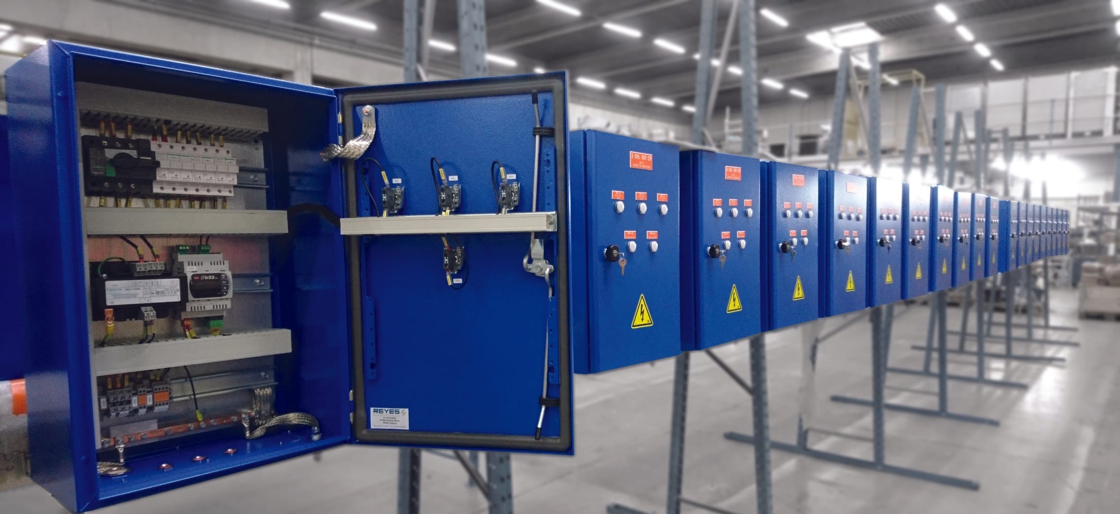Power distribution and conversion equipment — visuel 2
