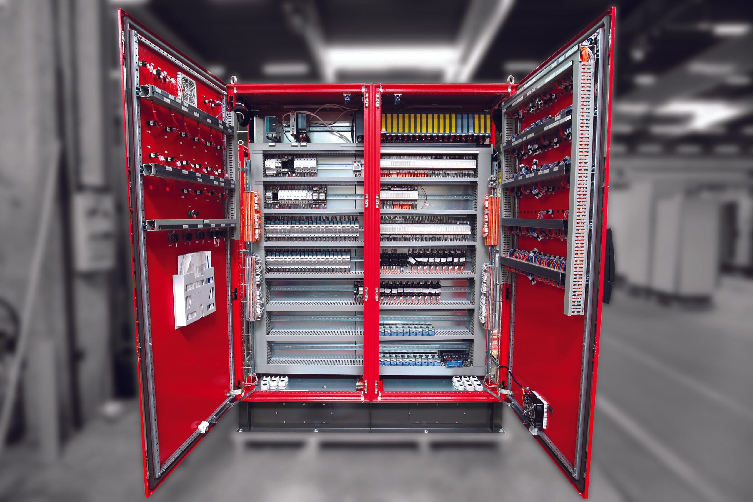Monitoring and control equipment and automation — visuel 1
